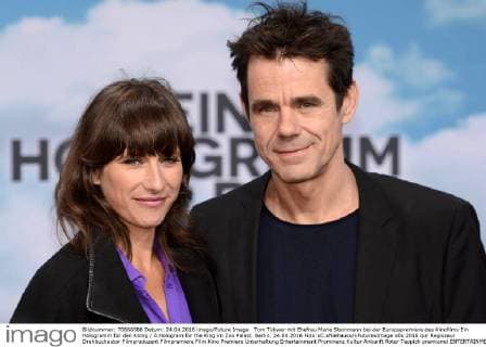 Tom Tykwer mit Ehefrau Marie Steinmann bei der Europapremiere des Kinofilms Ein Hologramm für den König A Hologram for the King im Zoo Palast. Berlin, 24.04.2016 Foto:xC.xNiehausx xFuturexImage