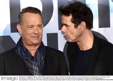 Tom Hanks und Tom Tykwer bei der Europapremiere des Kinofilms Ein Hologramm für den König A Hologram for the King im Zoo Palast. Berlin, 24.04.2016 Foto:xC.xNiehausx xFuturexImage