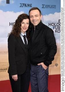 Clelia Sarto mit Ehemann Aleksandar Jovanovic bei der Europapremiere des Kinofilms Ein Hologramm für den König A Hologram for the King im Zoo Palast. Berlin, 24.04.2016 Foto:xFredericx xFuturexImage