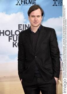 Lars Eidinger bei der Europapremiere des Kinofilms Ein Hologramm für den König A Hologram for the King im Zoo Palast. Berlin, 24.04.2016 Foto:xFredericx xFuturexImage