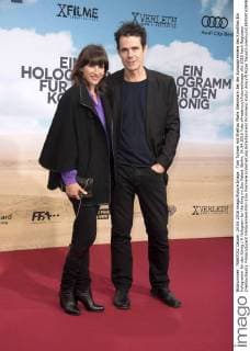 Tom Tykwer mit Ehefrau Marie Steinmann bei der Europapremiere des Kinofilms Ein Hologramm für den König A Hologram for the King im Zoo Palast. Berlin, 24.04.2016 Foto:xFredericx xFuturexImage