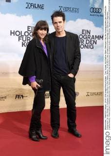 Tom Tykwer mit Ehefrau Marie Steinmann bei der Europapremiere des Kinofilms Ein Hologramm für den König A Hologram for the King im Zoo Palast. Berlin, 24.04.2016 Foto:xFredericx xFuturexImage