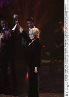 Spanish actress Lola Herrera receives the Max Honor Award during the ceremony of the 19th Max Awards of the Scenic Arts held at Circo Price theater in Madrid, Spain, 25 April 2016. EFE Juanjo Martin XIX MAX AWARDS !ACHTUNG: NUR REDAKTIONELLE NUTZUNG!  ESP001 20160425-635972230407753624