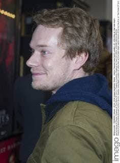 Doctor Faustus Gala Night London UK. Alfie Allen at the Gala Night performance of Doctor Faustus at The Duke Of York s Theatre in London, England on April 25, 2016. LMK386-60226-260416 