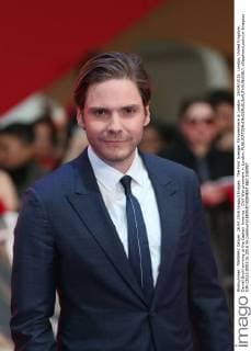 The First Avenger Filmpremiere in London . 26 04 2016. London, United Kingdom. Daniel Bruhl arriving at the Captain America : Civil War premiere in London.  xStephenxLockx xi-Imagesx IIM-12513-0003