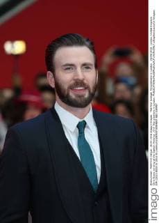 The First Avenger Filmpremiere in London . 26 04 2016. London, United Kingdom. Chris Evans arriving at the Captain America : Civil War premiere in London.  xStephenxLockx xi-Imagesx IIM-12513-0018