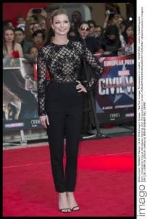 The First Avenger Filmpremiere in London . 26 04 2016. London, United Kingdom. Emily Vancamp arriving at the Captain America:Civil War premiere in London.  xStephenxLockx xi-Imagesx IIM-12513-0040