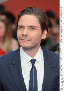 The First Avenger Filmpremiere in London German actor Daniel Bruhl attends the UK Premiere of Captain America: Civil War at Westfield in London on April 26, 2016.  LON20160426216 PAULxTREADWAY
