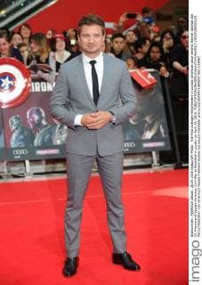 The First Avenger Filmpremiere in London American actor Jeremy Renner attends the UK Premiere of Captain America: Civil War at Westfield in London on April 26, 2016.  LON20160426221 PAULxTREADWAY