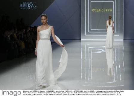 (160426) -- BARCELONA, April 26, 2016 -- Models present creations by Rosa Clara during the Barcelona Bridal Fashion Week in Barcelona, Spain, April 26, 2016. Barcelona Bridal Fashion Week kicks off here on Tuesday. ) SPAIN-BARCELONA-BRIDAL FAHION WEEK PauxBarrena 