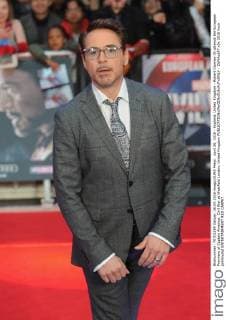 April 26, 2016 - England, United Kingdom - Robert Downey JR.attends the European Premiere of Captain America: Civil War at Westfield London. United Kingdom - ZUMAs147