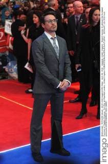 April 26, 2016 - England, United Kingdom - Robert Downey JR.attends the European Premiere of Captain America: Civil War at Westfield London. United Kingdom - ZUMAs147