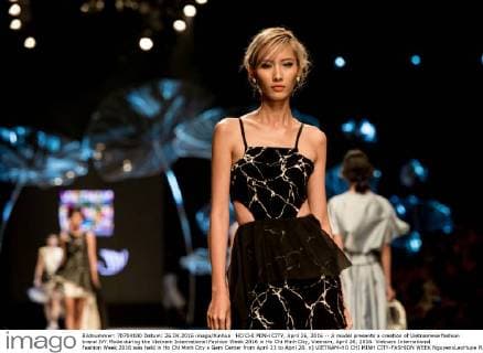 HO CHI MINH CITY, April 26, 2016 -- A model presents a creation of Vietnamese fashion brand IVY Moda during the Vietnam International Fashion Week 2016 in Ho Chi Minh City, Vietnam, April 26, 2016. Vietnam International Fashion Week 2016 was held in Ho Chi Minh City s Gem Center from April 23 to April 26. n) VIETNAM-HO CHI MINH CITY-FASHION WEEK NguyenxLexHuye 
