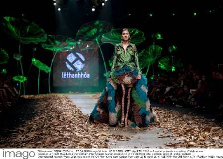 HO CHI MINH CITY, April 26, 2016 -- A model presents a creation of Vietnamese designer Le Thanh Hoa during the Vietnam International Fashion Week 2016 in Ho Chi Minh City, Vietnam, April 26, 2016. Vietnam International Fashion Week 2016 was held in Ho Chi Minh City s Gem Center from April 23 to April 26. n) VIETNAM-HO CHI MINH CITY-FASHION WEEK NguyenxLexHuye 