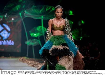 HO CHI MINH CITY, April 26, 2016 -- A model presents a creation of Vietnamese designer Le Thanh Hoa during the Vietnam International Fashion Week 2016 in Ho Chi Minh City, Vietnam, April 26, 2016. Vietnam International Fashion Week 2016 was held in Ho Chi Minh City s Gem Center from April 23 to April 26. n) VIETNAM-HO CHI MINH CITY-FASHION WEEK NguyenxLexHuye 