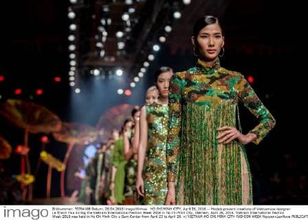 HO CHI MINH CITY, April 26, 2016 -- Models present creations of Vietnamese designer Le Thanh Hoa during the Vietnam International Fashion Week 2016 in Ho Chi Minh City, Vietnam, April 26, 2016. Vietnam International Fashion Week 2016 was held in Ho Chi Minh City s Gem Center from April 23 to April 26. n) VIETNAM-HO CHI MINH CITY-FASHION WEEK NguyenxLexHuye 