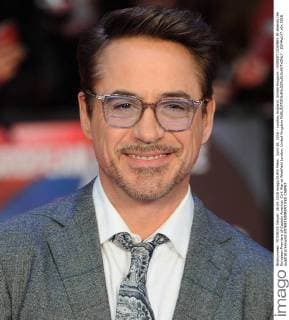 April 26, 2016 - London, England, United Kingdom - ROBERT DOWNEY JR attends the European Premiere of Captain America: Civil War at Westfield London. United Kingdom - ZUMAs147