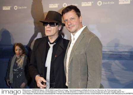 Udo Lindenberg und Falko Korth bei der Premiere der Dokumentation Udo Lindenberg: Stärker als die Zeit im Passage Kino. Hamburg, 26.04.2016 Foto:xU.xGlockmannx xFuturexImage