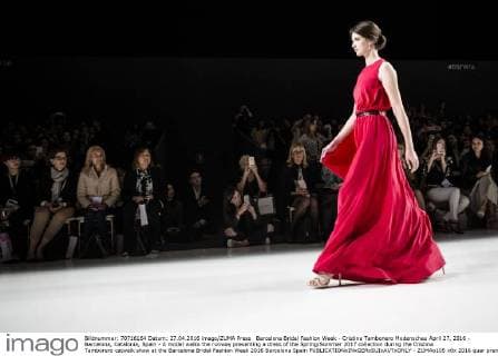 Barcelona Bridal Fashion Week - Cristina Tambonero Modenschau April 27, 2016 - Barcelona, Catalonia, Spain - A model walks the runway presenting a dress of the Spring Summer 2017 collection during the Cristina Tamborero catwalk show at the Barcelona Bridal Fashion Week 2016 Barcelona Spain - ZUMAo105