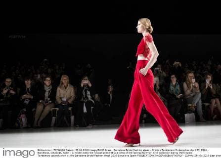 Barcelona Bridal Fashion Week - Cristina Tambonero Modenschau April 27, 2016 - Barcelona, Catalonia, Spain - A model walks the runway presenting a dress of the Spring Summer 2017 collection during the Cristina Tamborero catwalk show at the Barcelona Bridal Fashion Week 2016 Barcelona Spain - ZUMAo105