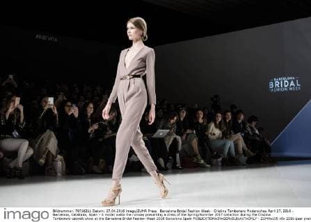 Barcelona Bridal Fashion Week - Cristina Tambonero Modenschau April 27, 2016 - Barcelona, Catalonia, Spain - A model walks the runway presenting a dress of the Spring Summer 2017 collection during the Cristina Tamborero catwalk show at the Barcelona Bridal Fashion Week 2016 Barcelona Spain - ZUMAo105