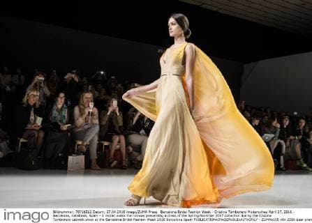 Barcelona Bridal Fashion Week - Cristina Tambonero Modenschau April 27, 2016 - Barcelona, Catalonia, Spain - A model walks the runway presenting a dress of the Spring Summer 2017 collection during the Cristina Tamborero catwalk show at the Barcelona Bridal Fashion Week 2016 Barcelona Spain - ZUMAo105