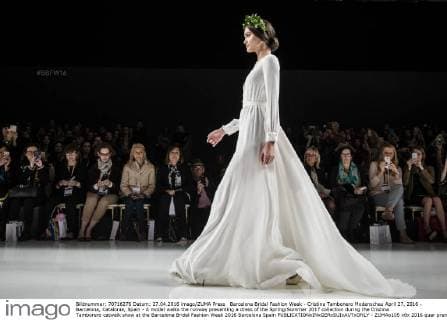 Barcelona Bridal Fashion Week - Cristina Tambonero Modenschau April 27, 2016 - Barcelona, Catalonia, Spain - A model walks the runway presenting a dress of the Spring Summer 2017 collection during the Cristina Tamborero catwalk show at the Barcelona Bridal Fashion Week 2016 Barcelona Spain - ZUMAo105