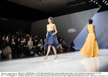 Barcelona Bridal Fashion Week - Cristina Tambonero Modenschau April 27, 2016 - Barcelona, Catalonia, Spain - A model walks the runway presenting a dress of the Spring Summer 2017 collection during the Cristina Tamborero catwalk show at the Barcelona Bridal Fashion Week 2016 Barcelona Spain - ZUMAo105