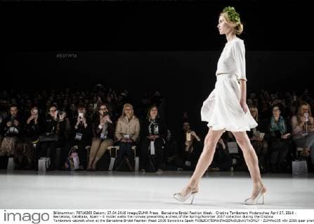 Barcelona Bridal Fashion Week - Cristina Tambonero Modenschau April 27, 2016 - Barcelona, Catalonia, Spain - A model walks the runway presenting a dress of the Spring Summer 2017 collection during the Cristina Tamborero catwalk show at the Barcelona Bridal Fashion Week 2016 Barcelona Spain - ZUMAo105