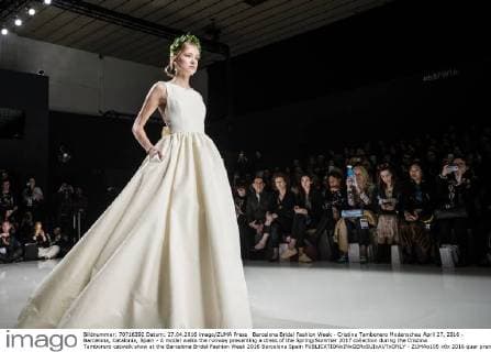 Barcelona Bridal Fashion Week - Cristina Tambonero Modenschau April 27, 2016 - Barcelona, Catalonia, Spain - A model walks the runway presenting a dress of the Spring Summer 2017 collection during the Cristina Tamborero catwalk show at the Barcelona Bridal Fashion Week 2016 Barcelona Spain - ZUMAo105