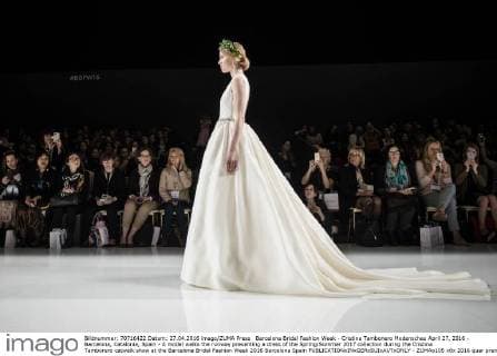 Barcelona Bridal Fashion Week - Cristina Tambonero Modenschau April 27, 2016 - Barcelona, Catalonia, Spain - A model walks the runway presenting a dress of the Spring Summer 2017 collection during the Cristina Tamborero catwalk show at the Barcelona Bridal Fashion Week 2016 Barcelona Spain - ZUMAo105