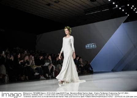 Barcelona Bridal Fashion Week - Cristina Tambonero Modenschau April 27, 2016 - Barcelona, Catalonia, Spain - A model walks the runway presenting a dress of the Spring Summer 2017 collection during the Cristina Tamborero catwalk show at the Barcelona Bridal Fashion Week 2016 Barcelona Spain - ZUMAo105