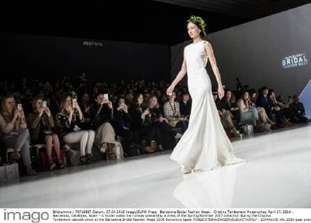 Barcelona Bridal Fashion Week - Cristina Tambonero Modenschau April 27, 2016 - Barcelona, Catalonia, Spain - A model walks the runway presenting a dress of the Spring Summer 2017 collection during the Cristina Tamborero catwalk show at the Barcelona Bridal Fashion Week 2016 Barcelona Spain - ZUMAo105