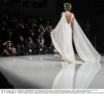 Barcelona Bridal Fashion Week - Cristina Tambonero Modenschau April 27, 2016 - Barcelona, Catalonia, Spain - A model walks the runway presenting a dress of the Spring Summer 2017 collection during the Cristina Tamborero catwalk show at the Barcelona Bridal Fashion Week 2016 Barcelona Spain - ZUMAo105