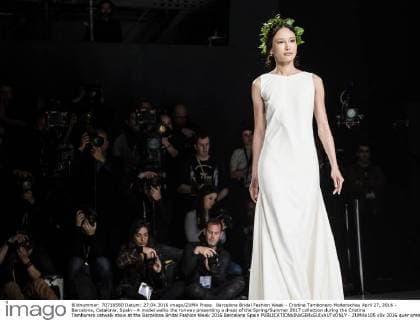 Barcelona Bridal Fashion Week - Cristina Tambonero Modenschau April 27, 2016 - Barcelona, Catalonia, Spain - A model walks the runway presenting a dress of the Spring Summer 2017 collection during the Cristina Tamborero catwalk show at the Barcelona Bridal Fashion Week 2016 Barcelona Spain - ZUMAo105