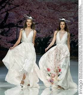 Models wears creations of designer Inmaculada Garcia during the second day of the Barcelona Bridal Fashion Week in Barcelona, Catalonia, Spain, 27 April 2016. ISABEL SANCHI FASHION SHOW !ACHTUNG: NUR REDAKTIONELLE NUTZUNG!  BCN012 20160427-635973880465541661
