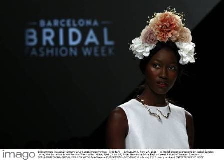 (160427) -- BARCELONA, April 27, 2016 -- A model presents creations by Isabel Sanchis during the Barcelona Bridal Fashion Week in Barcelona, Spain, April 27, 2016. Barcelona Bridal Fashion Week kicked off here on Tuesday. ) SPAIN-BARCELONA-BRIDAL FASHION WEEK PauxBarrena 