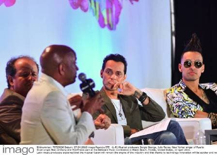 (L-R) Musical producers Sergio George, Julio Reyes, New Yorker singer of Puerto Rican origin Marc Anthony and Motiff take part at the Billboard Music Conference in Miami Beach, Florida, United States, 27 April 2016. Latin music producers explained that the musical fusion will remain the engine of the industry and that thanks to technology innovation will be quicker and more successful. EFE Gaston de Cardenas MUSIC PRODUCERS AFFIRM THE ADVANCES OF TECHNOLOGY WIL WALLOW INNOVATION !ACHTUNG: NUR REDAKTIONELLE NUTZUNG!  MBE007 20160428-635974082475793658