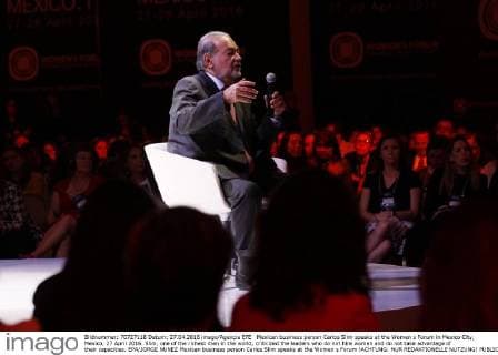 Mexican business person Carlos Slim speaks at the Women s Forum in Mexico City, Mexico, 27 April 2016. Slim, one of the richest men in the world, criticized the leaders who do not hire women and do not take advantage of their capacities. EPA JORGE NUNEZ Mexican business person Carlos Slim speaks at the Women s Forum !ACHTUNG: NUR REDAKTIONELLE NUTZUNG!  MEX38 20160428-635974200500714118