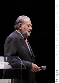 Mexican business person Carlos Slim speaks at the Women s Forum in Mexico City, Mexico, 27 April 2016. Slim, one of the richest men in the world, criticized the leaders who do not hire women and do not take advantage of their capacities. EPA JORGE NUNEZ Mexican business person Carlos Slim speaks at the Women s Forum !ACHTUNG: NUR REDAKTIONELLE NUTZUNG!  MEX38 20160428-635974201148885436