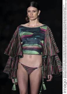 A model presents the creations of the brand Agua de Coco by Liana Thomaz during the show at Sao Paulo s Fashion Week in Sao Paulo, Brazil, 28 April 2016. EFE Sebastiao Moreira SAO PAULO FASHION WEEK !ACHTUNG: NUR REDAKTIONELLE NUTZUNG!  SAO011 20160428-635974792282328704