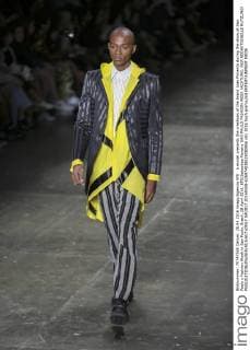A model presents the creations of the brand Joao Pimenta during the show at Sao Paulo s Fashion Week in Sao Paulo, Brazil, 28 April 2016. EFE Sebastiao Moreira SAO PAULO FASHION WEEK !ACHTUNG: NUR REDAKTIONELLE NUTZUNG!  SAO017 20160428-635974838529080856