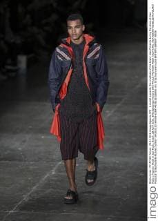 A model presents the creations of the brand Joao Pimenta during the show at Sao Paulo s Fashion Week in Sao Paulo, Brazil, 28 April 2016. EFE Sebastiao Moreira SAO PAULO FASHION WEEK !ACHTUNG: NUR REDAKTIONELLE NUTZUNG!  SAO018 20160428-635974839185528856