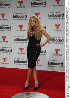 Mexican singer Paulina Rubio poses as she arrives at the ceremony of the Latin Music Billboard Awards at the BankUnited Center in Coral Gables, Florida, United States, 28 April 2016. LATIN MUSIC BILLBOARD AWARDS !ACHTUNG: NUR REDAKTIONELLE NUTZUNG!  CGS036 20160429-635974981310538292