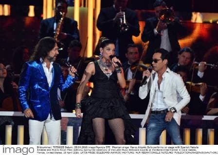 Mexican singer Marco Antonio Solis performs on stage with Spanish Natalia Jiménez and Puerto Rican Marc Anthony during the ceremony of the Latin Music Billboard Awards at the BankUnited Center in Coral Gables, Florida, United States, 28 April 2016. LATIN MUSIC BILLBOARD AWARDS !ACHTUNG: NUR REDAKTIONELLE NUTZUNG!  CGS042 20160429-635975056783479365