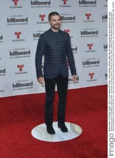 Latin celebrity Juanes walks the red carpet during the 2016 Billboard Latin Music Awards and Show at the Bank United Center, University of Miami, Miami, Florida on April 28, 2016.  MIA201604282012 GARYxIxROTHSTEIN