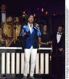 Latin artist Marco Solis performs at the 2016 Billboard Latin Music Awards at the Bank United Center, University of Miami, Miami, Florida on April 28, 2016.  MIA20160428133 GARYxIxROTHSTEIN