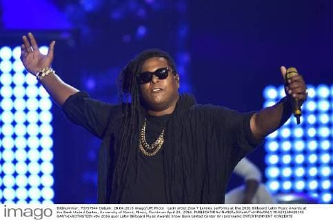Latin artist Zion Y Lennox performs at the 2016 Billboard Latin Music Awards at the Bank United Center, University of Miami, Miami, Florida on April 28, 2016.  MIA20160428145 GARYxIxROTHSTEIN