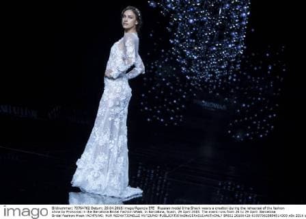 Russian model Irina Shayk wears a creation during the rehearsal of the fashion show by Pronovias in the Barcelona Bridal Fashion Week, in Barcelona, Spain, 29 April 2016. The event runs from 26 to 29 April. Barcelona Bridal Fashion Week !ACHTUNG: NUR REDAKTIONELLE NUTZUNG!  BRI01 20160429-635975625894514305