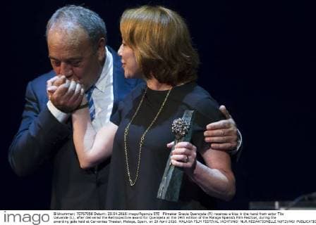Filmaker Gracia Querejeta (R) receives a kiss in the hand from actor Tito Valverde (L), after delivered the Retrospective award for Querejeta at the 19th edition of the Malaga Spanish Film Festival, during the awarding gala held at Cervantes Theater, Malaga, Spain, on 29 April 2016. MALAGA FILM FESTIVAL !ACHTUNG: NUR REDAKTIONELLE NUTZUNG!  GRA511 20160430-635975716496817244